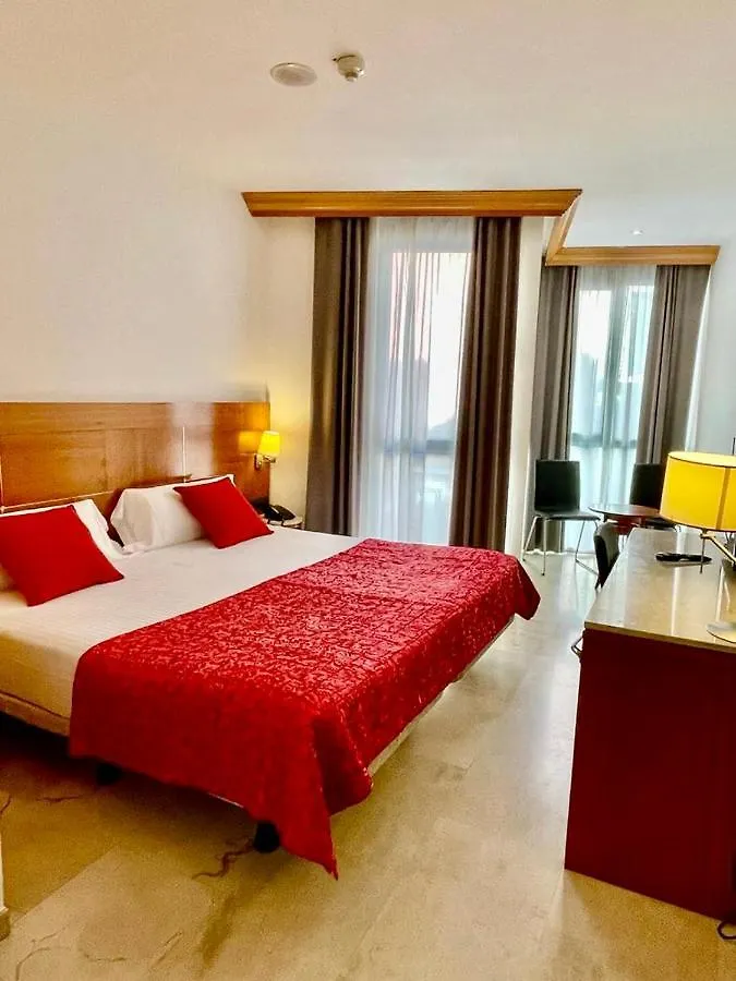 Hotel Calasanz Молинс-де-Рей