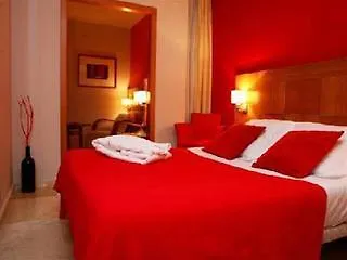 Hotel Calasanz Molins de Rei 3*,