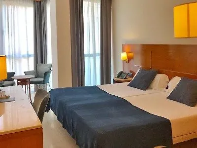 Hotel Calasanz Молинс-де-Рей